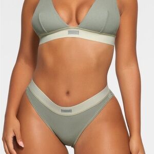 (X2) Skims cotton mid rise briefs